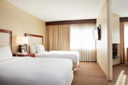 DoubleTree Suites by Hilton Cincinnati – Blue Ash - image 9