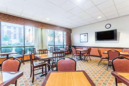 Baymont by Wyndham Cincinnati - image 6