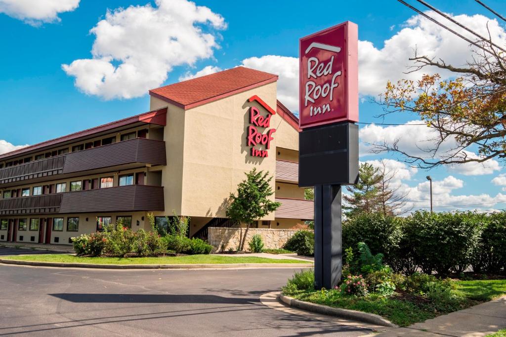 Red Roof Inn Cincinnati - Sharonville - main image