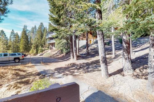 Huntington Lake Condo 92 - image 2