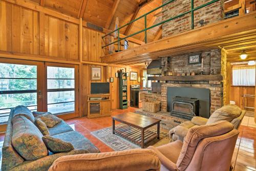 Cozy Choice Wood Cabin- 5 Minutes from Shaver Lake - main image