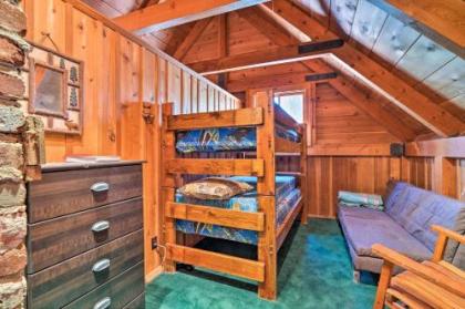 Cozy Choice Wood Cabin- 5 Minutes from Shaver Lake - image 3