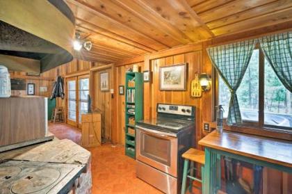 Cozy Choice Wood Cabin- 5 Minutes from Shaver Lake - image 5