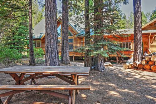 Shaver Lake Cabin with Hot Tub Deck and Trail Access! - main image