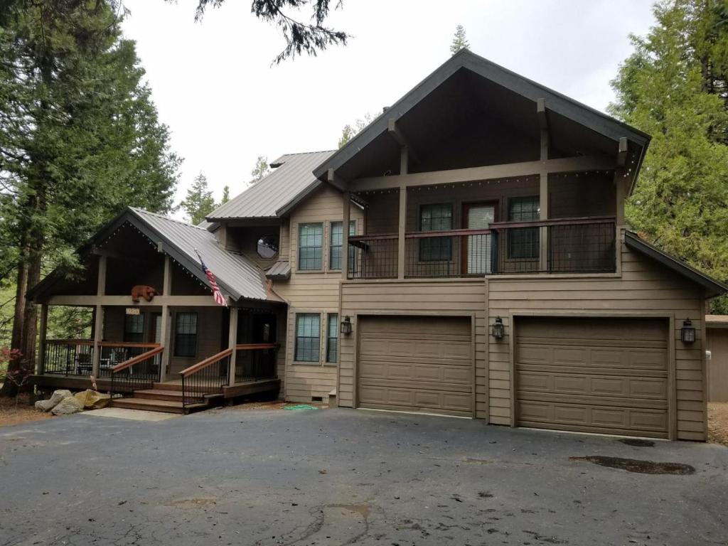 Evergreen Lodge - main image