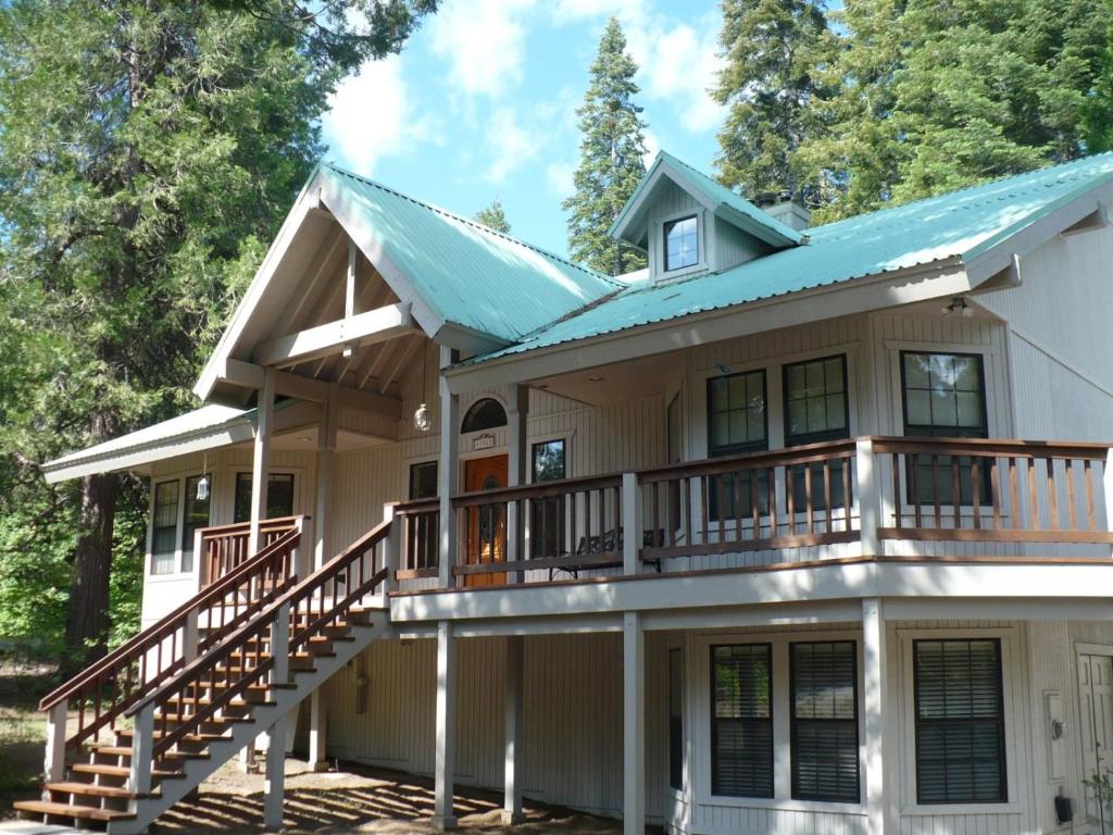 Silverpine Chalet - main image