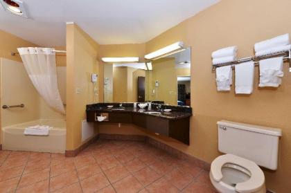 Quality Inn & Suites Shawano - image 10