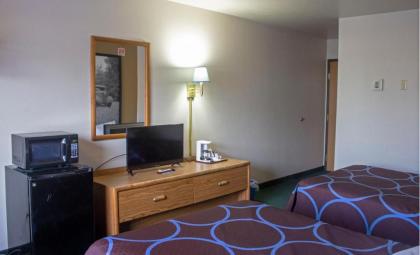 AmeriVu Inn and Suites Shawano WI - image 3