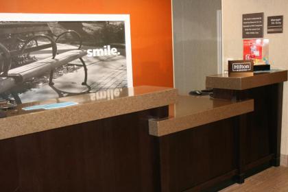 Hampton Inn Kansas City/Shawnee Mission - image 2