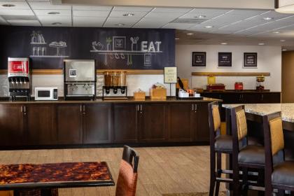 Hampton Inn Kansas City/Shawnee Mission - image 6