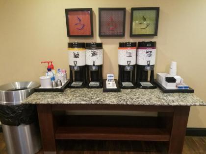 Hampton Inn & Suites Kansas City-Merriam - image 15