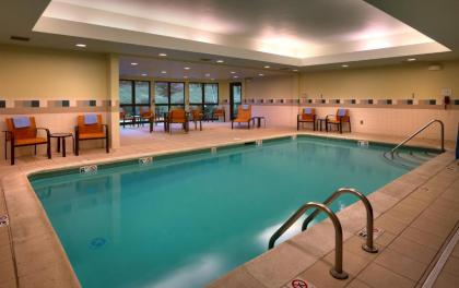 Courtyard by Marriott Kansas City Shawnee - image 3