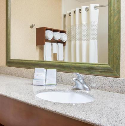 Hampton Inn Shawnee - image 12