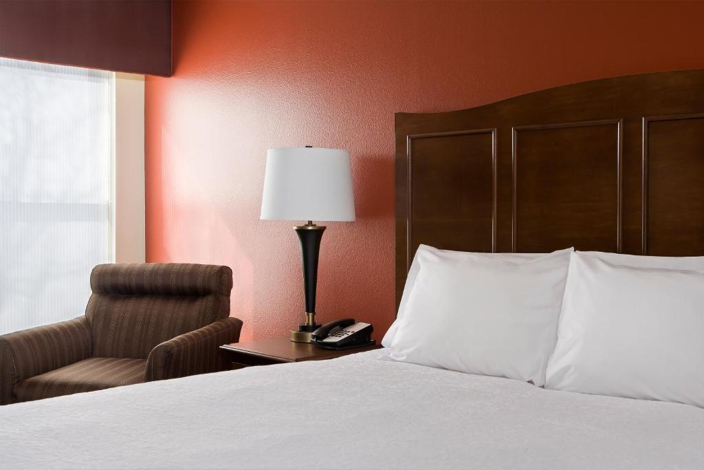 Hampton Inn Shawnee - image 2