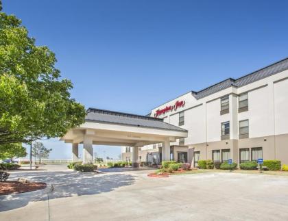 Hampton Inn Shawnee - image 8