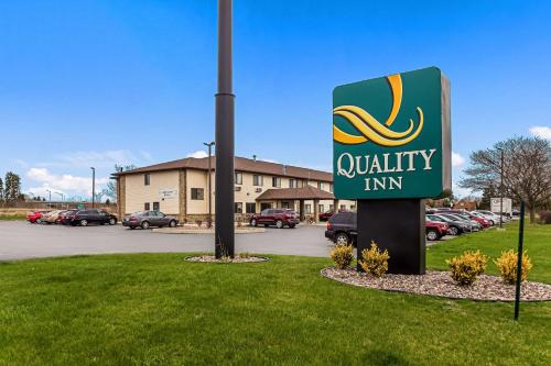 Quality Inn Sheboygan - image 4