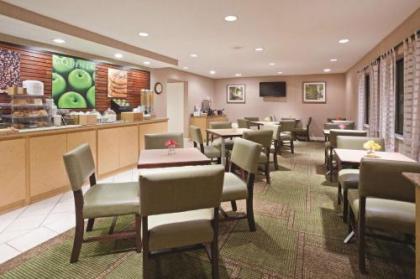 La Quinta Inn by Wyndham Sheboygan - image 3