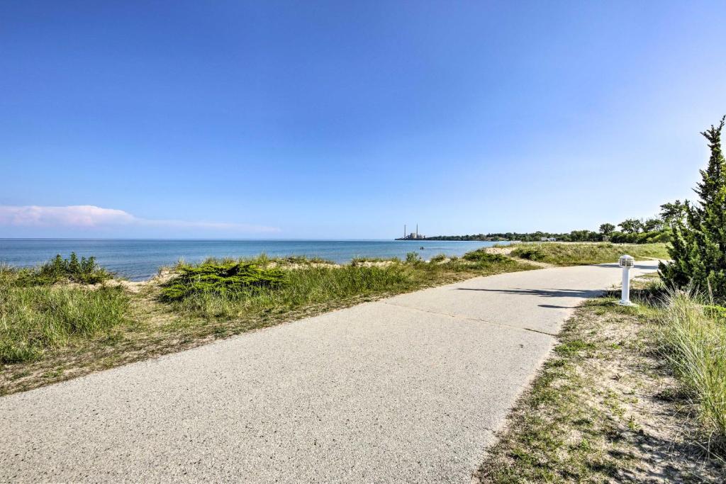 Sheboygan Villa - Steps to Lake Michigan! - image 2