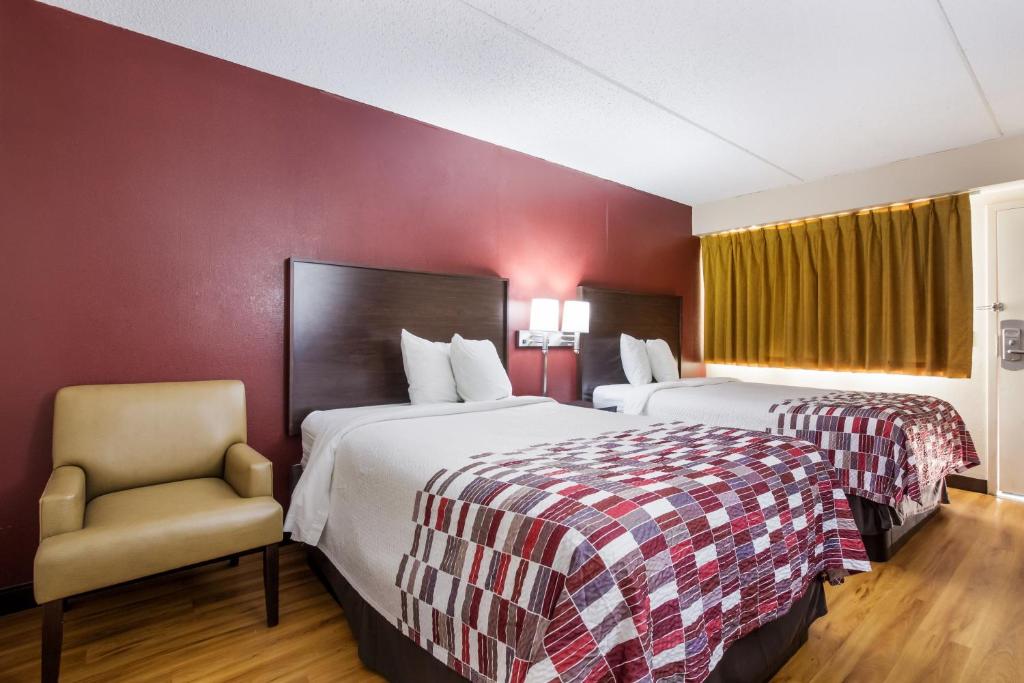 Red Roof Inn Shelbyville - image 5