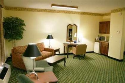 Hampton Inn Shelbyville - image 12