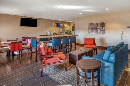 Comfort Inn Shelbyville North - image 7