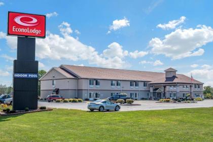 Econo Lodge Shelbyville - image 11