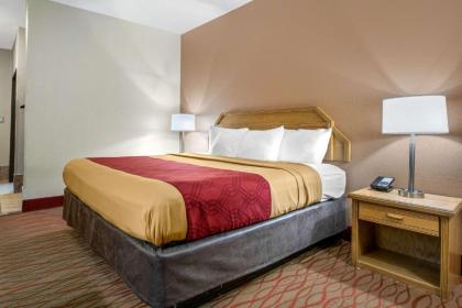 Econo Lodge Shelbyville - image 12