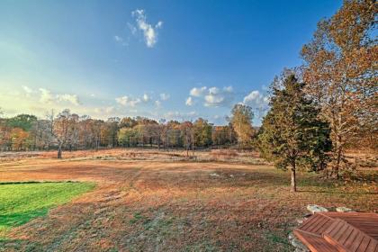 Huge Log Cabin with Deck - 5 Mins to Table Rock Lake! - image 3