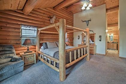 Huge Log Cabin with Deck - 5 Mins to Table Rock Lake! - image 6