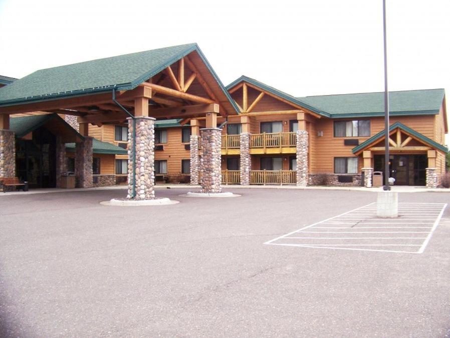 AmeriVu Inn & Suites - image 2