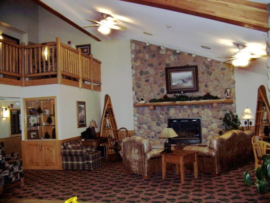 AmeriVu Inn & Suites - image 4