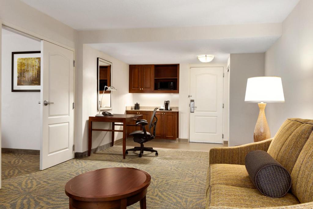 Hilton Garden Inn Shelton - image 4