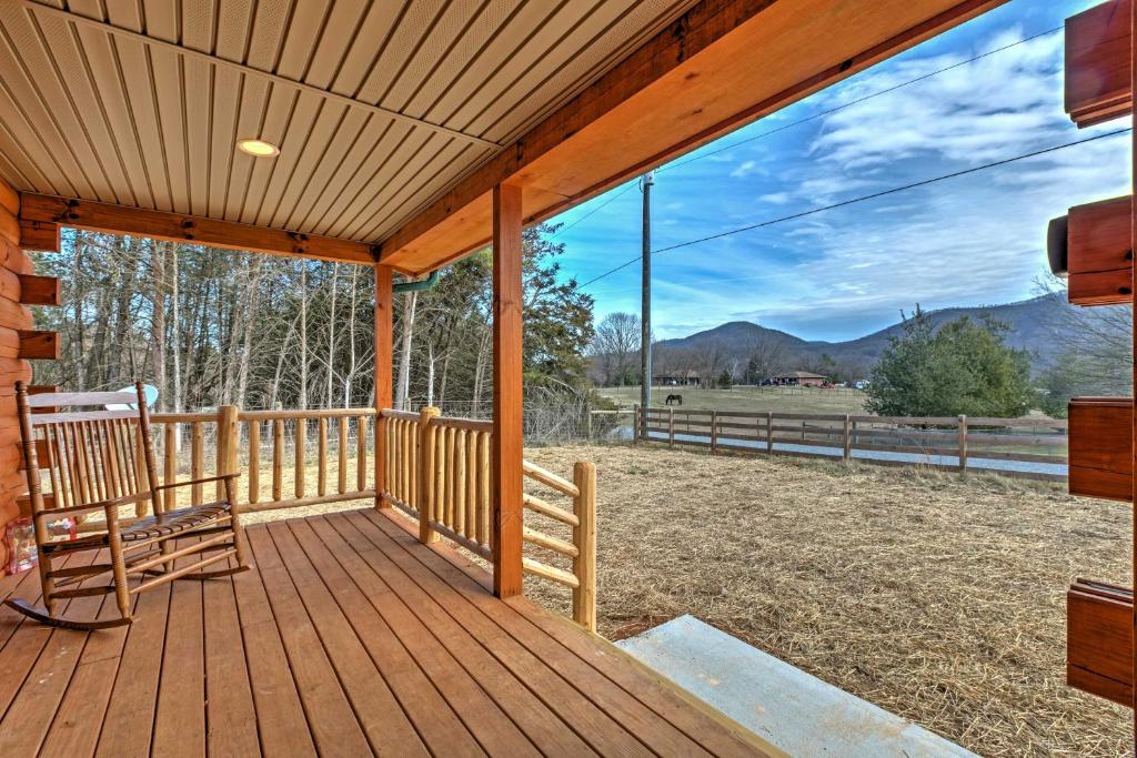 Quiet Shenandoah Cabin with Porch and Pastoral Views! - main image