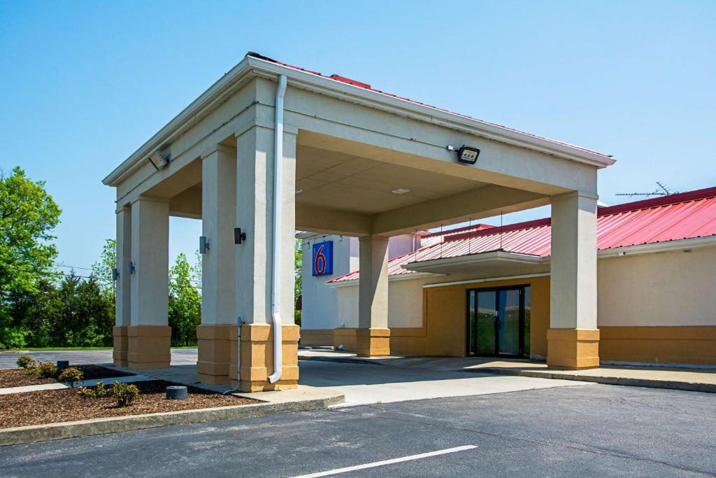 Motel 6-Shepherdsville KY - main image