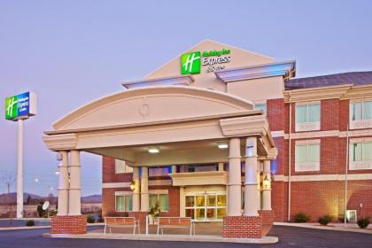 Holiday Inn Express Hotel & Suites Louisville South-Hillview an IHG Hotel - image 7