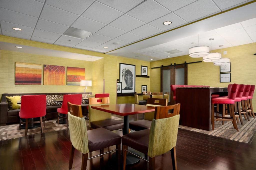 Hampton Inn Sheridan - image 4