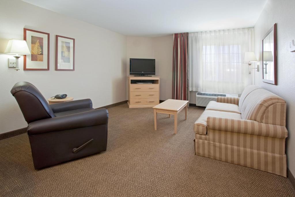 Candlewood Suites Sheridan an IHG Hotel - image 4