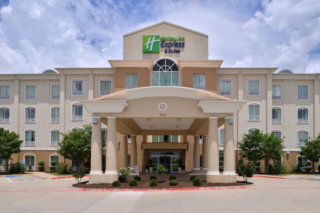 Holiday Inn Express Hotel & Suites Sherman Highway 75 an IHG Hotel - main image