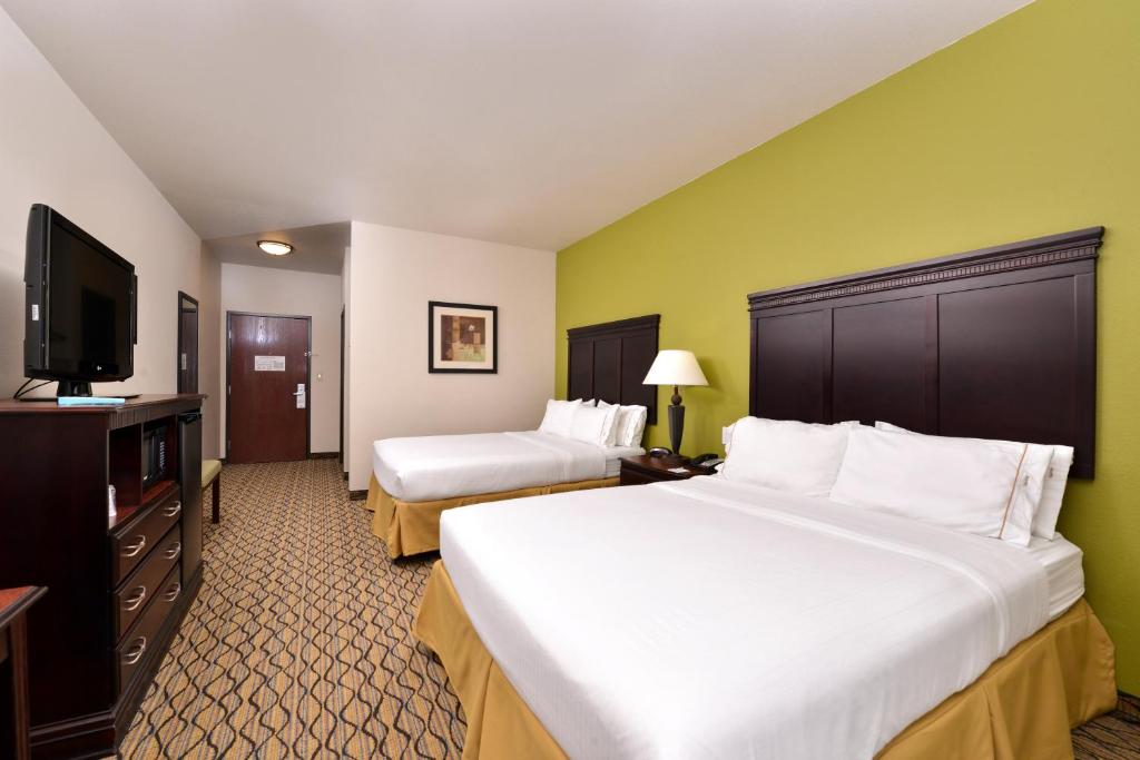 Holiday Inn Express Hotel & Suites Sherman Highway 75 an IHG Hotel - image 5