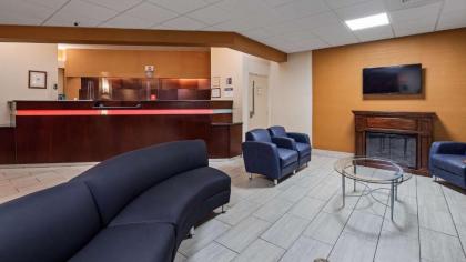 Best Western Plus Reading Inn & Suites - image 8