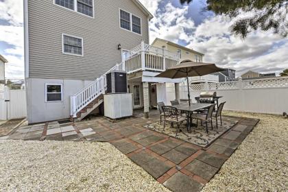 Charming Ship Bottom Home - Walk to the Beach! - image 13