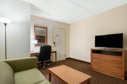 Clarion Hotel & Suites University-Shippensburg - image 13