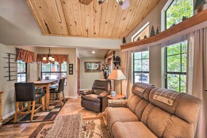 Show Low Cabin with Furnished Deck - Near Hikes - image 8