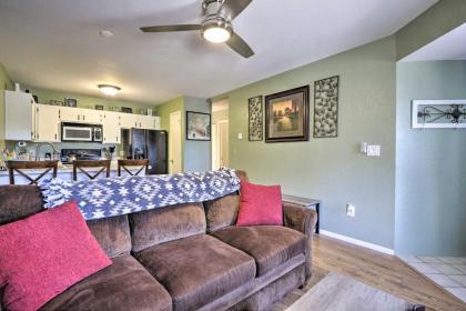 Quaint Condo with Porch by Hiking Trails and Dtwn - image 2