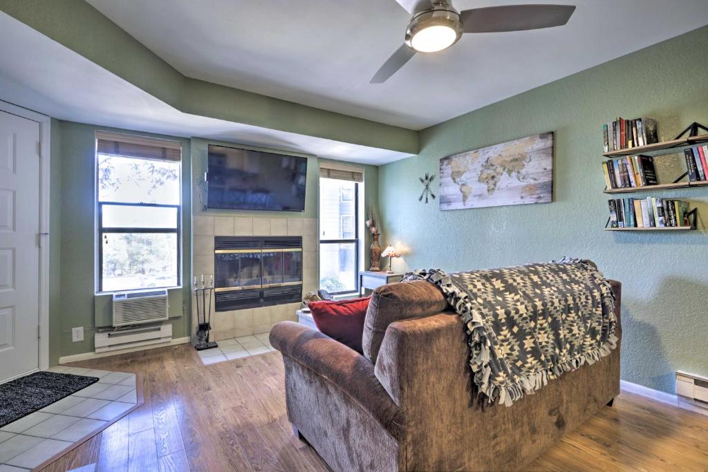 Quaint Condo with Porch by Hiking Trails and Dtwn - image 7