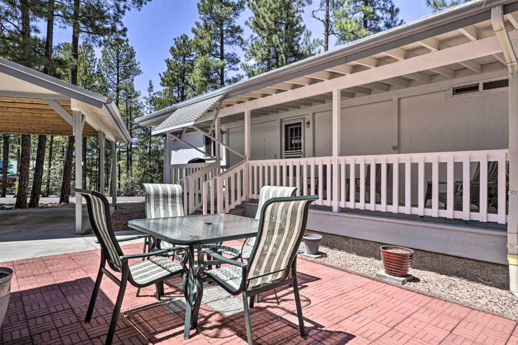 Restful Show Low Abode Near Parks and Trails! - main image