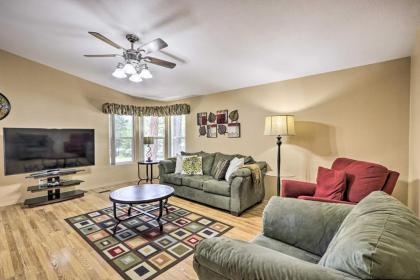 Restful Show Low Abode Near Parks and Trails! - image 3