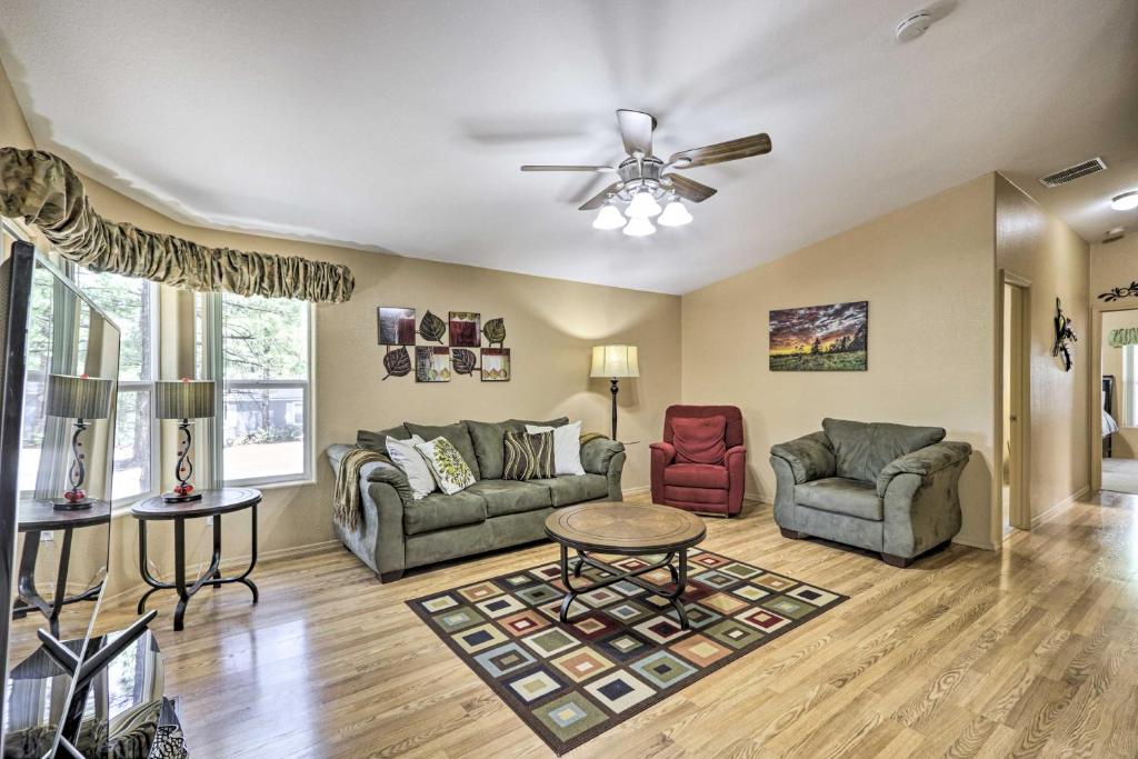 Restful Show Low Abode Near Parks and Trails! - image 5