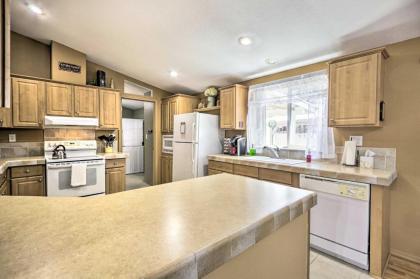 Restful Show Low Abode Near Parks and Trails! - image 9