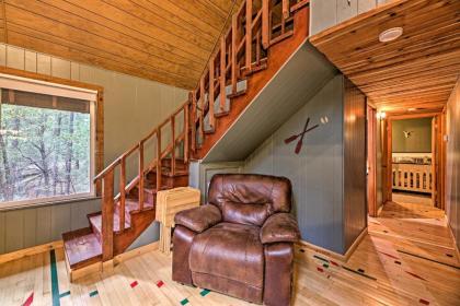 Show Low Cabin with Deck Near Lake and Trailheads - image 2